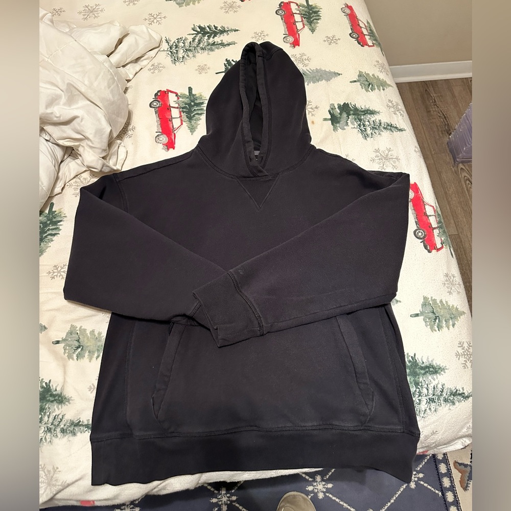Lightly Worn Mens Size Small Black Winter Sweatshirt/Hoodie
